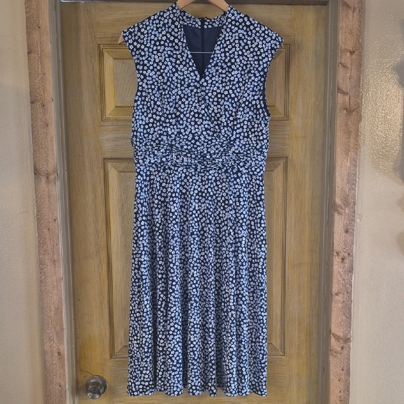 Jessica Howard Navy Sleeveless Zip Closure Back Dress White Floral Daisies 14P - Picture 1 of 12